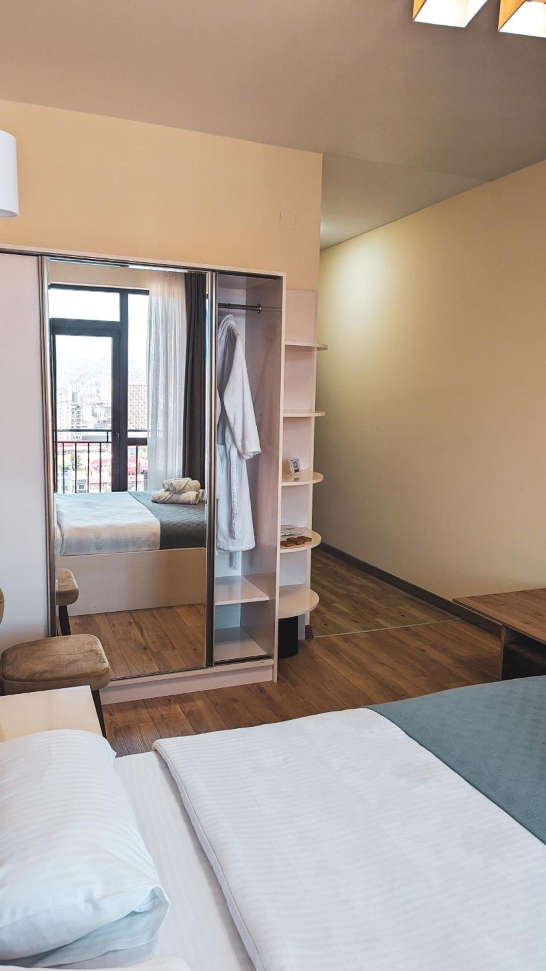 Gg Aparthotel Batumi Eksteriør billede